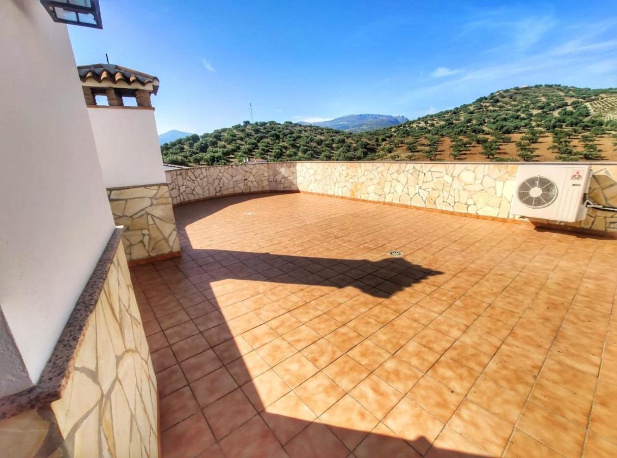 Casa Amplia Con Terraza En La Vinuela Villa Exteriör bild
